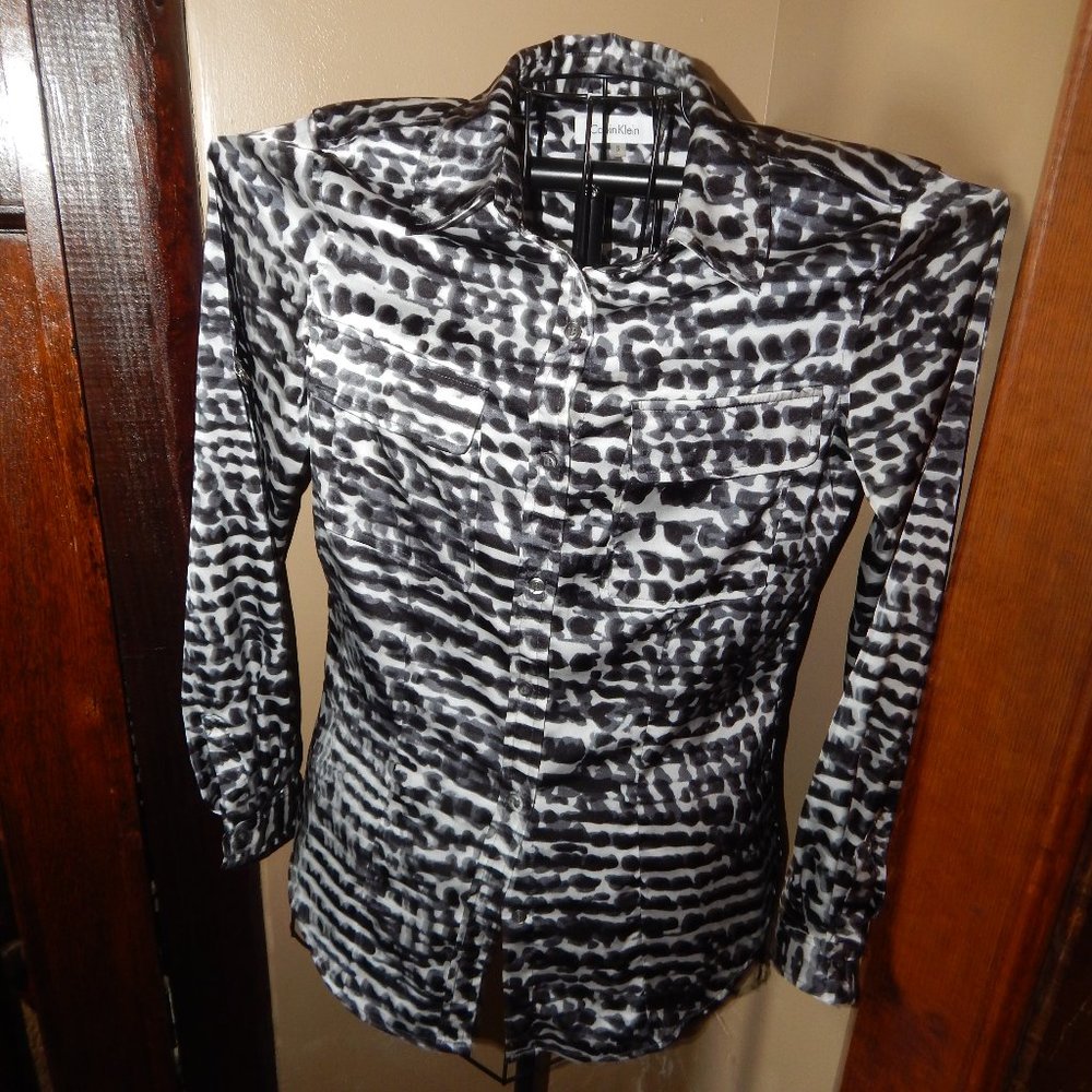 Ladies Button-Front Calvin Klein Blouse - Top - Shirt   Size S  Long-sleeve